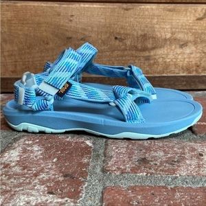 Teva Sandals. Woman’s 8.
